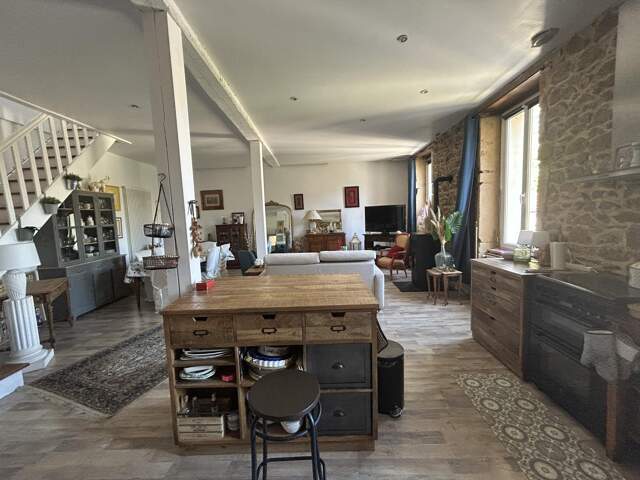 Maison 7 pièces 212 m² à Thizy-les-Bourgs — photo du bien