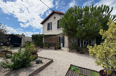 Maison de caractère avec piscine au centre de Pons — photo du bien