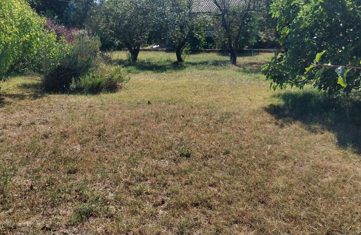 Terrain Serpaize 910 m2 — photo 2