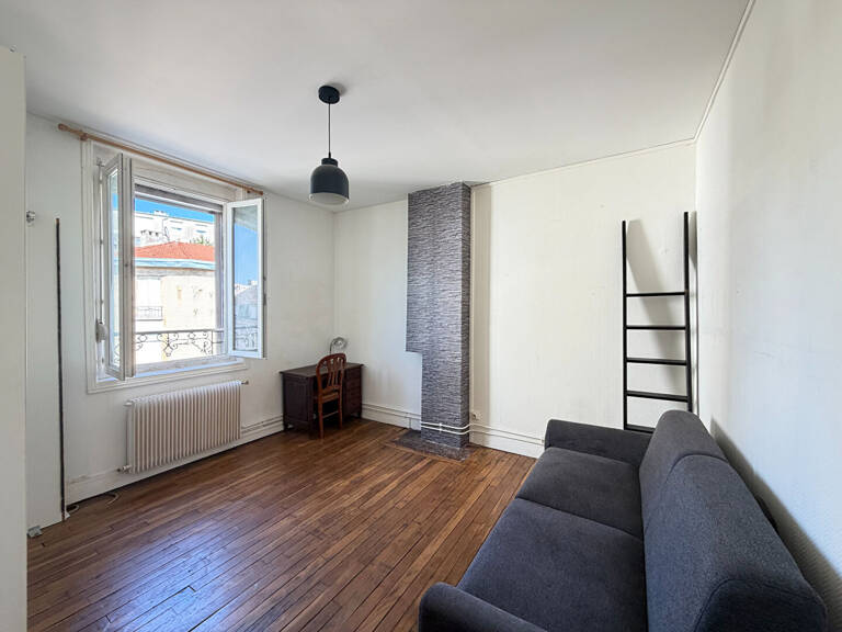 STUDIO MEUBLE - 29 M² - SECTEUR SAINT REMI — photo 1