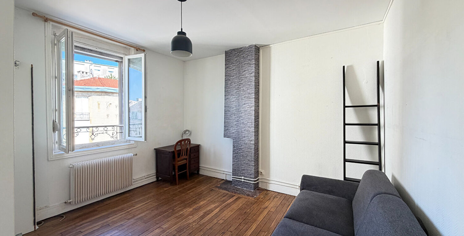 STUDIO MEUBLE - 29 M² - SECTEUR SAINT REMI — photo 1