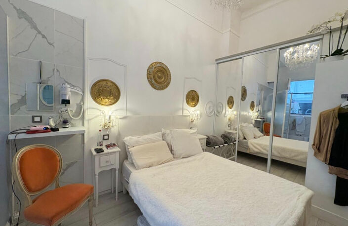Appartement de caractère proche centre ville vue dégagée  sur quai à Sète 6 pièces 227 m2 — photo 3