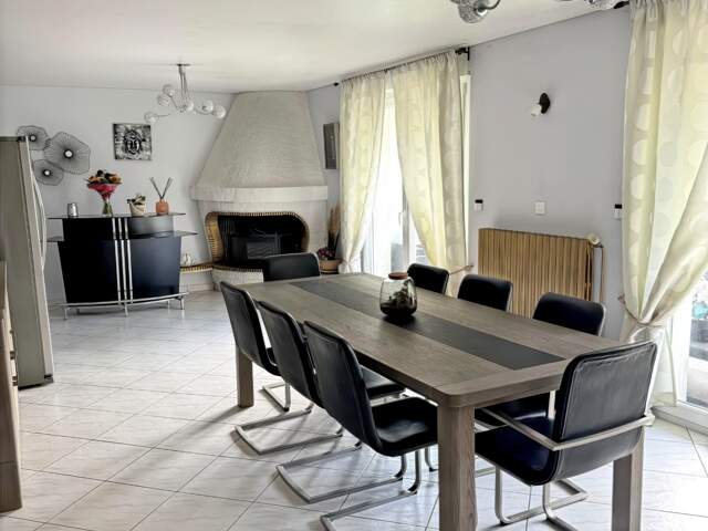 Vente Maison/villa 8 pièces — photo du bien