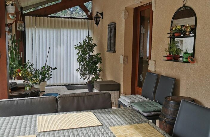Villa + Apartment very well maintained with indoor pool — photo 4