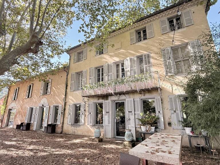 À vendre  Domaine de caractère à Vidauban (Var) — photo 1