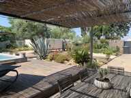 ancien mas Camarguais revisité avec soin avec piscine et jardin aménagé dans ce hameau calme proche d'Aigues Mortes — photo 3