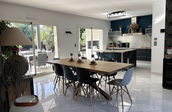 Maison contemporaine de plain pied avec piscine — photo 5