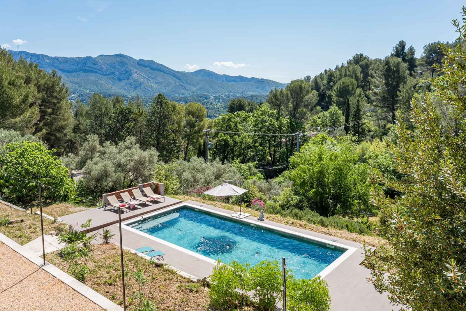 Villa / Maison  T8 à vendre Roquevaire 13360