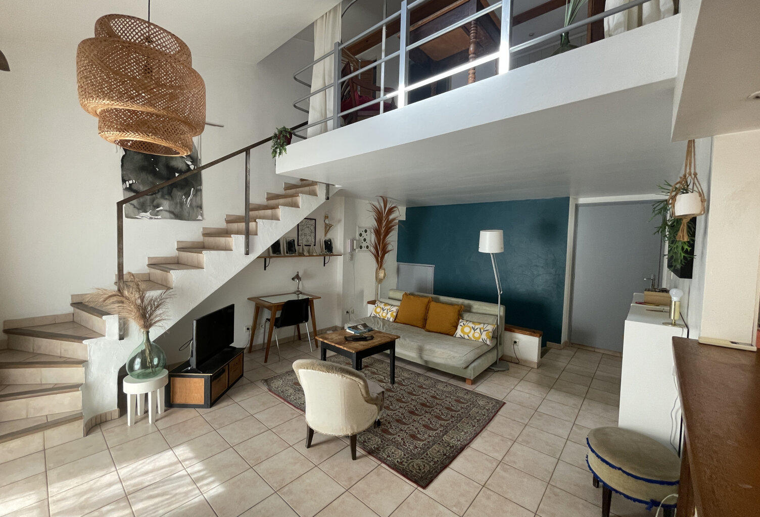 T3 DUPLEX AVEC TERRASSE - SALON - 201500 € (Honoraires charge vendeur) — photo 1