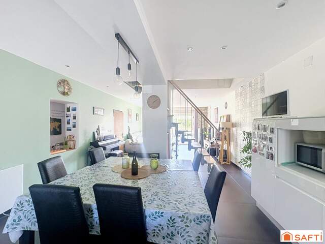 Maison familiale avec piscine chauffée, 4 chambres - très bon confort énergétique — photo du bien