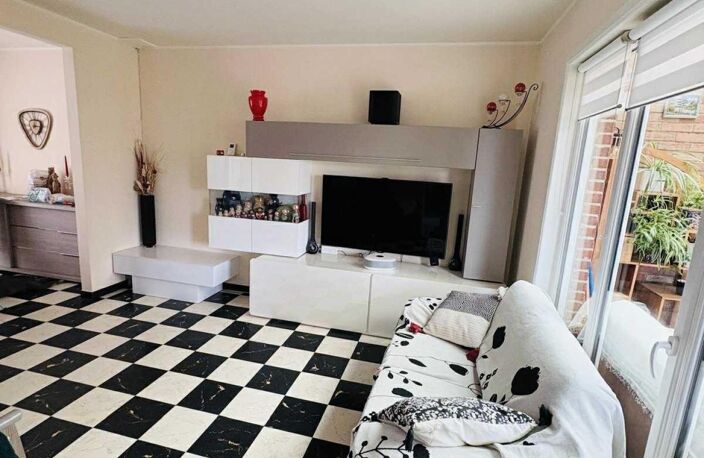 jolie maison d'habitation entièrement rénové avec un magnifique jardin — photo 3