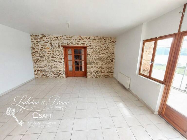 LONGERE EN PIERRE AU CALME — photo 1