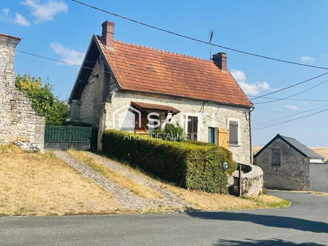 Une petite maison de campagne pleine de charme — photo du bien