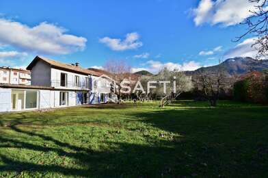 Maison 6 pièces 1350 €