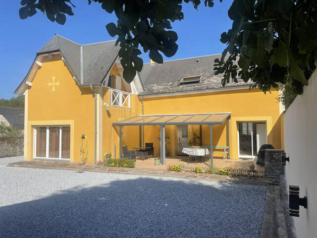 MAISON DE CARACTÈRE FAMILIALE PROCHE DE LOURDES — photo du bien