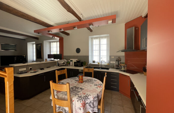 MAISON DE CARACTÈRE FAMILIALE PROCHE DE LOURDES — photo 5