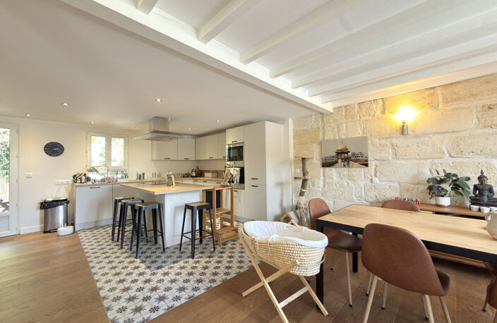 SUPERBE ECHOPPE DOUBLE FAMILIALE  BORDEAUX SAINT AUGUSTIN — photo 2