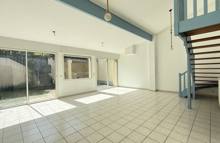 Maison en pierre de 4 pièces principales — photo 2