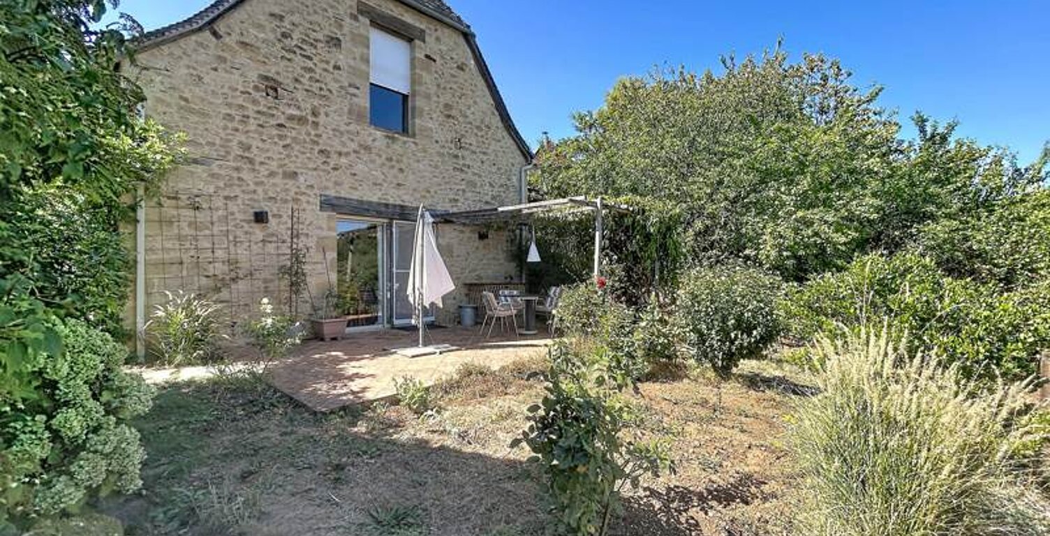 Maison en pierre de 8 pièces principales — photo 1