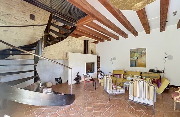 Maison en pierre de 8 pièces principales — photo 2