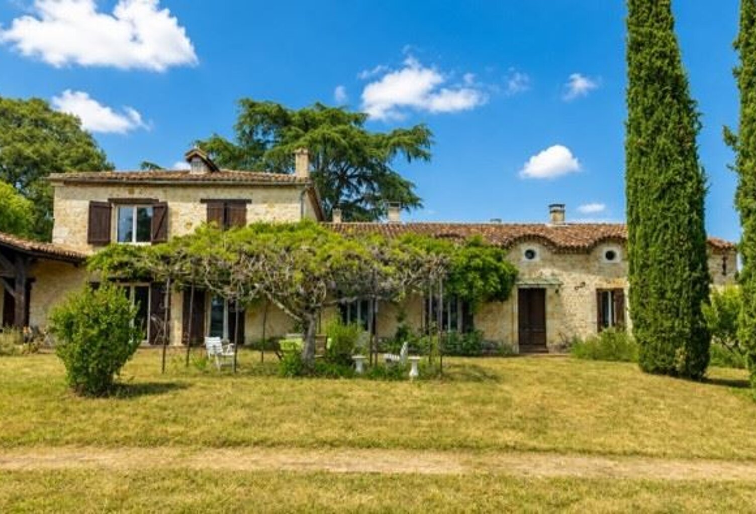 Maison en pierre de 13 pièces principales — photo 1