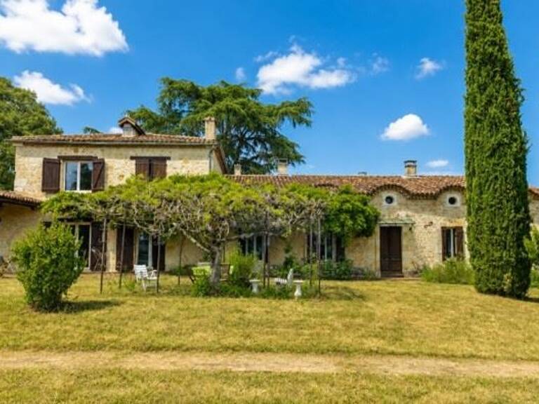 Maison en pierre de 13 pièces principales — photo 1