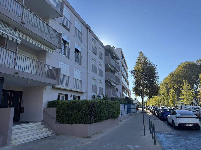 Appartement T3 - Dernier étage - balcon et parking — photo 1