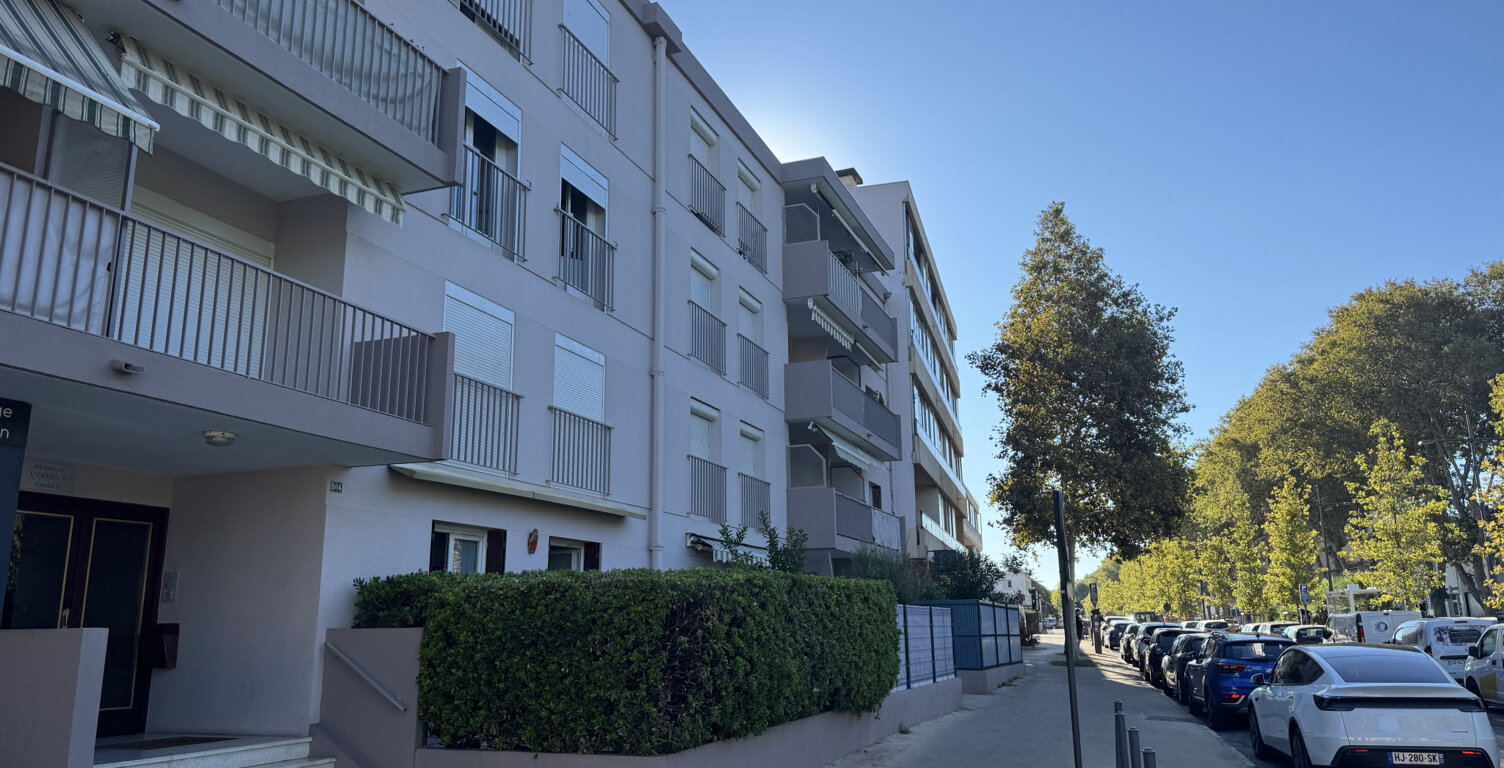Appartement T3 - Dernier étage - balcon et parking — photo 1