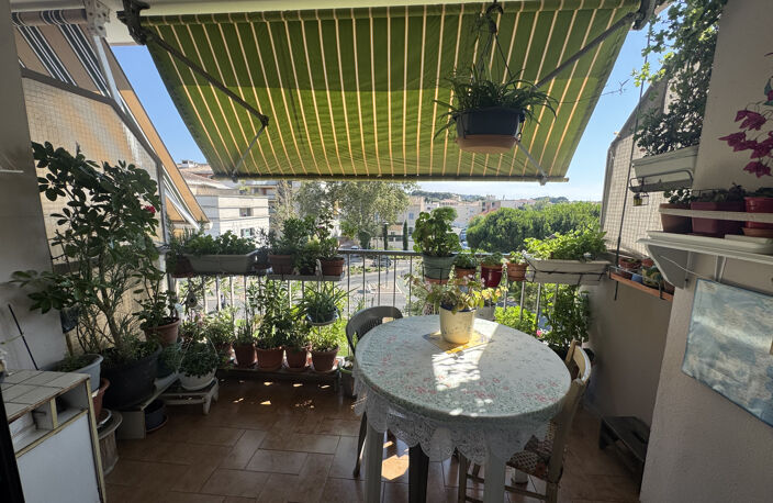 Appartement T3 - Dernier étage - balcon et parking — photo 2