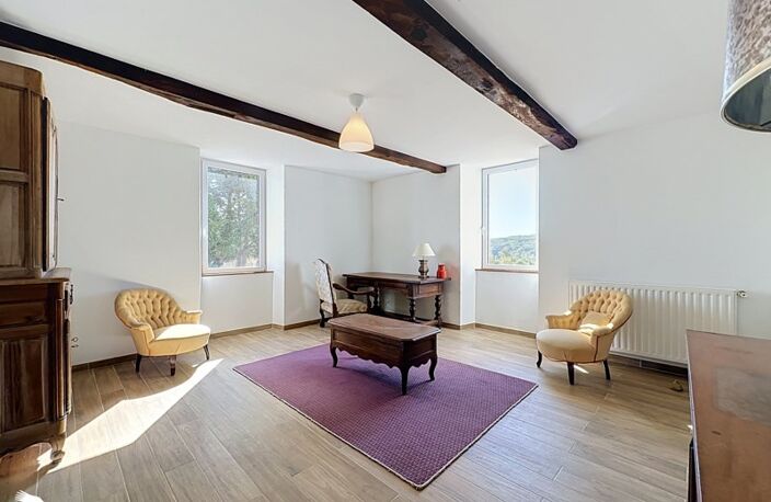 Maison en pierre de 5 pièces principales — photo 2