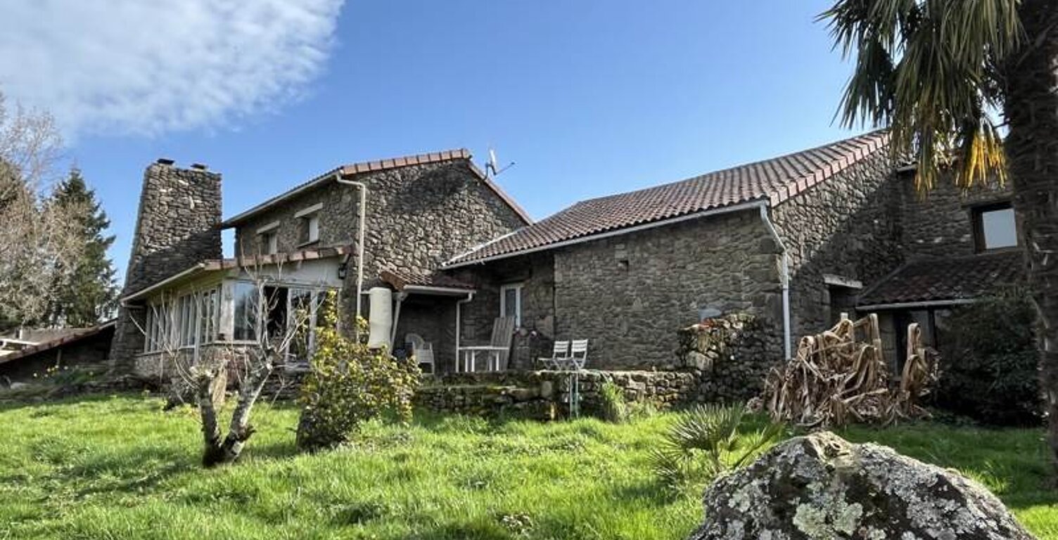 Maison en pierre de 9 pièces principales — photo 1
