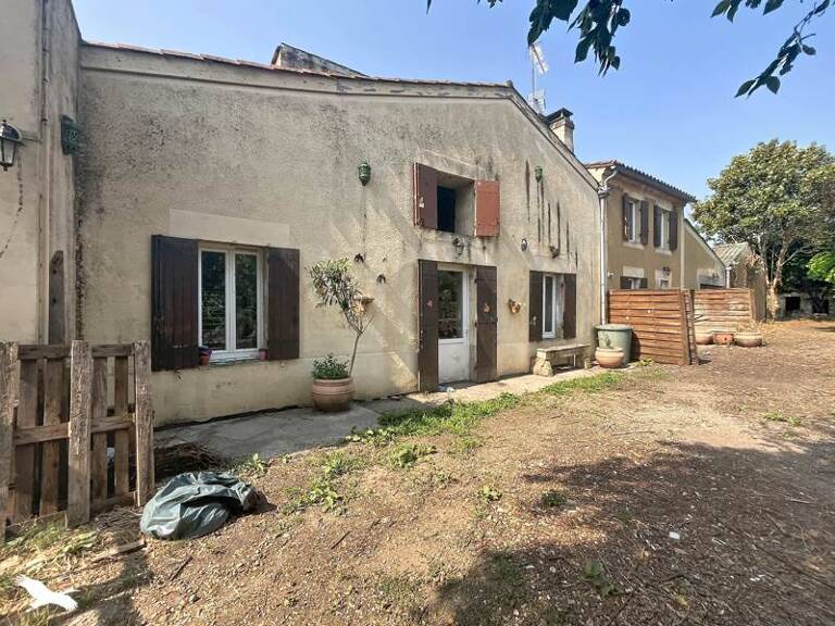 Maison en pierre de 3 pièces principales — photo 1