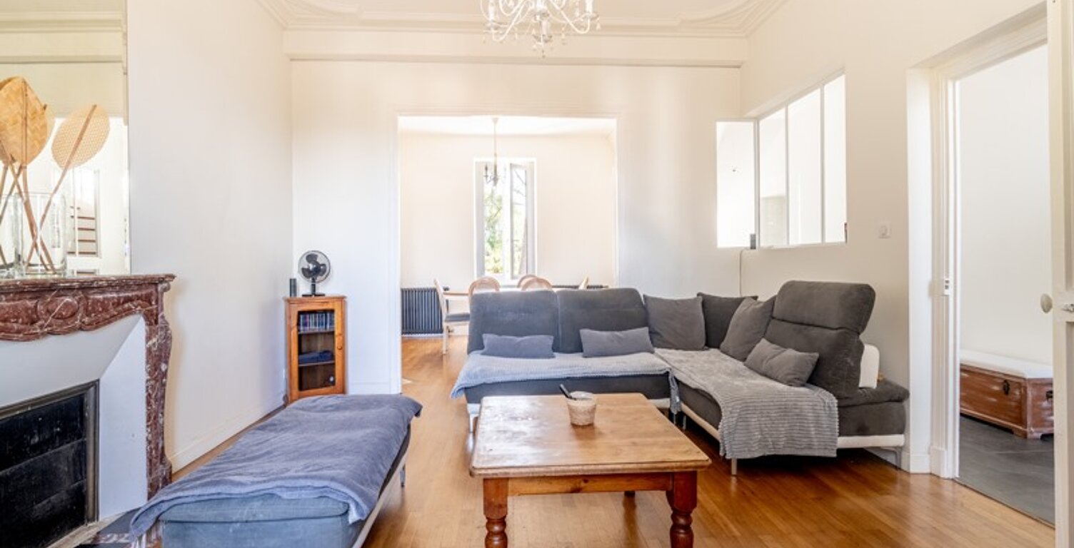 Maison en pierre de 9 pièces principales — photo 1