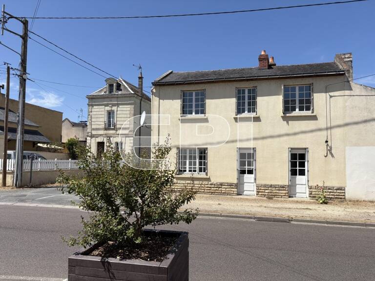 5MN de Montreuil Bellay, Maison Ancienne Spécial Premier achat — photo 1