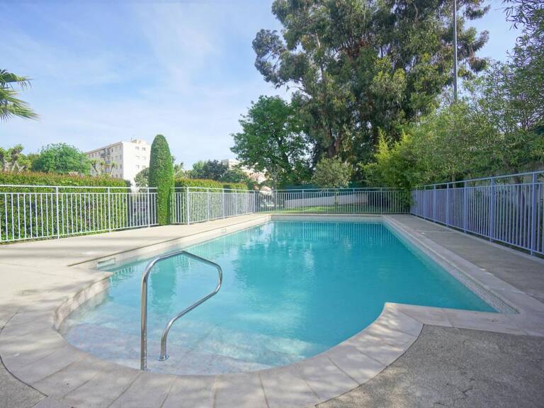 RESIDENCE DE 2010 - TRANSPORTS/COMMODITÉS - PISCINE - TERRASSE de 12m² - INVESTISSEMENT — photo 1