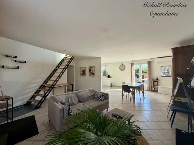 OIZÉ – Maison familiale de 2005 – 5 chambres – Vie de plain-pied – DPE — photo du bien