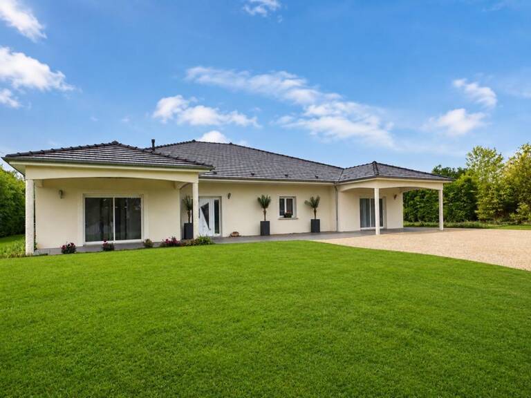 VILLA SUR PARC ARBORÉ AVEC PISCINE — photo 1