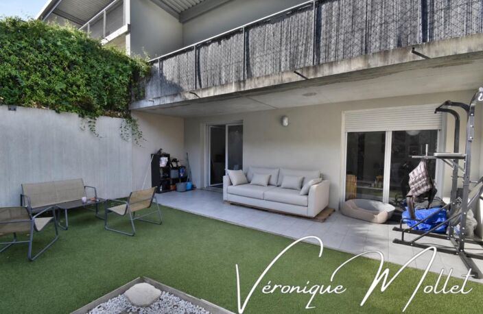 LORMONT - APPARTEMENT EN DUPLEX - 2 TERRASSES - 3 CHAMBRES - GARAGE — photo 2