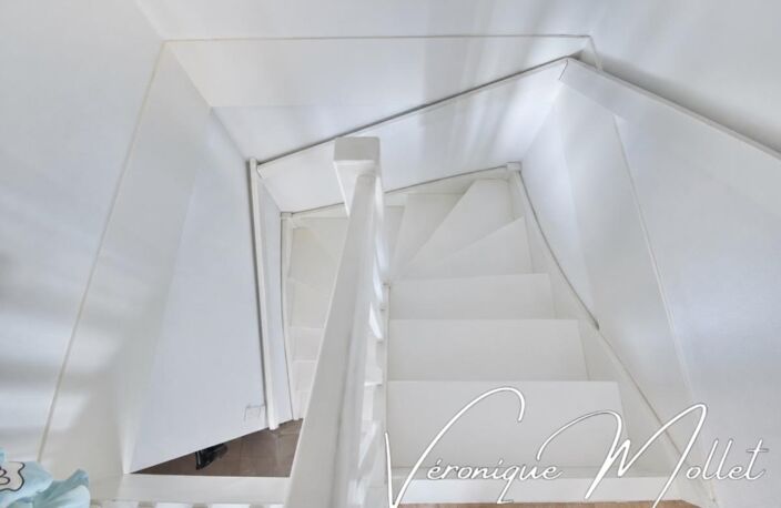 LORMONT - APPARTEMENT EN DUPLEX - 2 TERRASSES - 3 CHAMBRES - GARAGE — photo 3