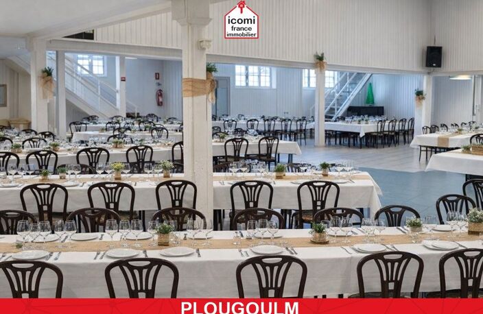 FINISTERE - Plougoulm (29250) - A VENDRE - BATIMENT DE 500M² TOUT USAGE SUR +2200M² DE TERRAIN CONSTRUCTIBLE - USAGE ACTUELLE SALLE DE RECEPTION - PARKING - RARE - SPECIAL INVESTISSEUR — photo 3