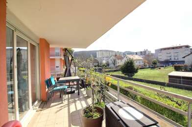 Appartement 4 pièces 210000 €