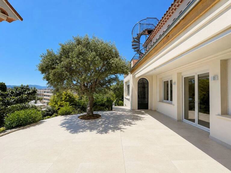 CANNES – APPARTEMENT D'EXCEPTION AU SEIN D'UNE MAISON BOURGEOISE — photo 1