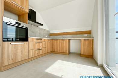 Appartement 3 pièces 810 €