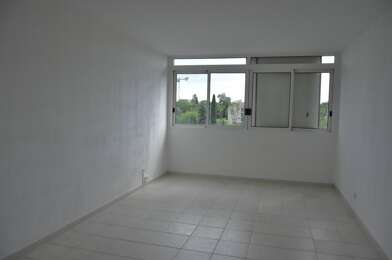 Appartement 4 pièces 945 €