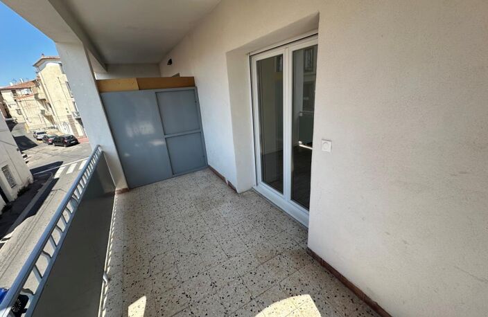 APPARTEMENT T3 AVEC TERRASSE - CENTRE-VILLE AGDE — photo 5