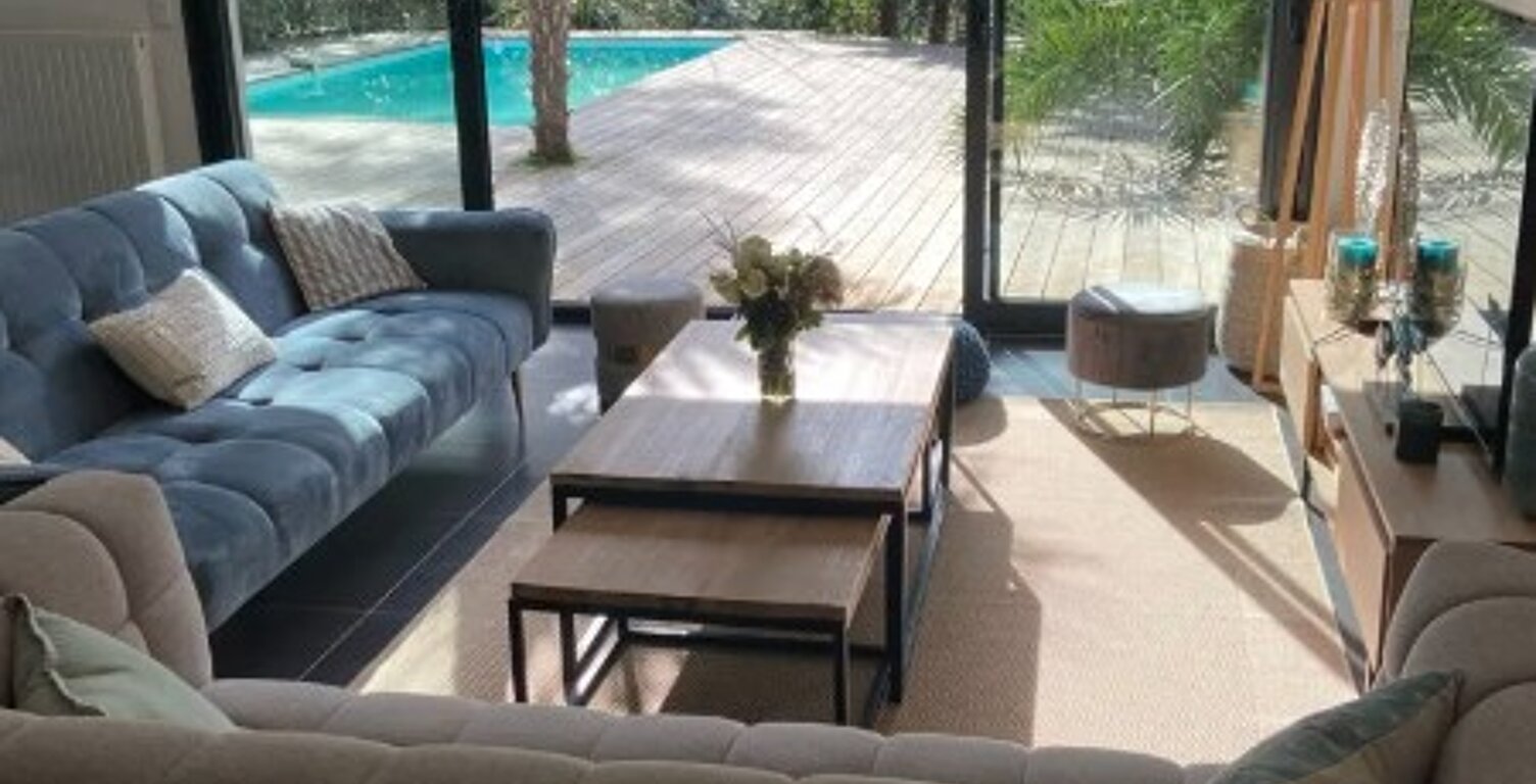 Villa — photo 1