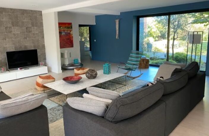 Villa — photo 3