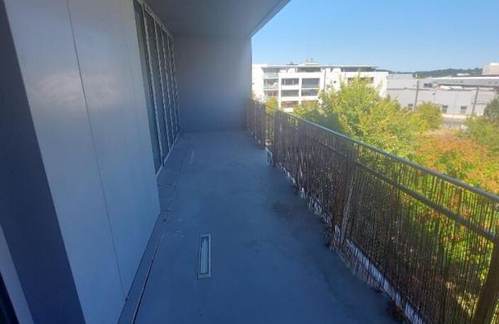 T3 GARE ST JEAN — photo 3