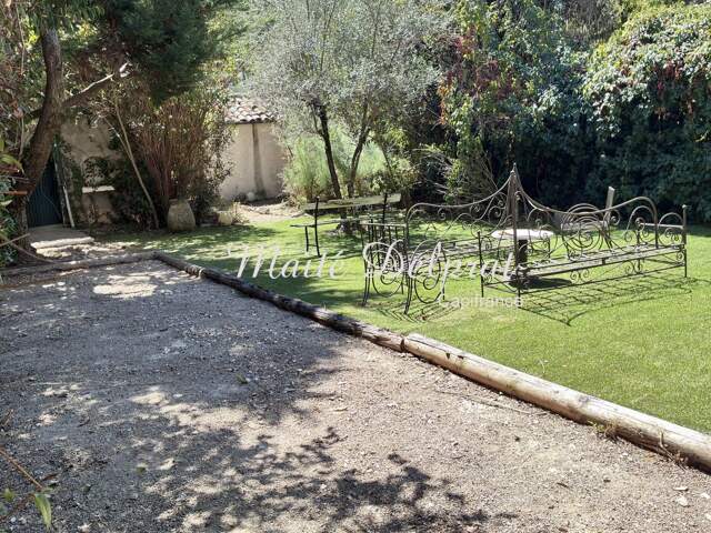 Buis-les-Baronnies – Maison de village de 139 m² avec jardin, 4 chambres, 2 garages, dépendance et vue sur le Pic Saint-Julien — photo du bien