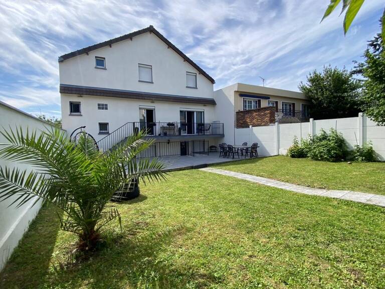 SUPERBE MAISON DE 8 PIECES DE 215 M2 , TERRASSE , JARDIN ET GARAGE DOUBLE - QUARTIER PRIVILEGIE DU HAUT DE BONNEUIL (94380) — photo 1